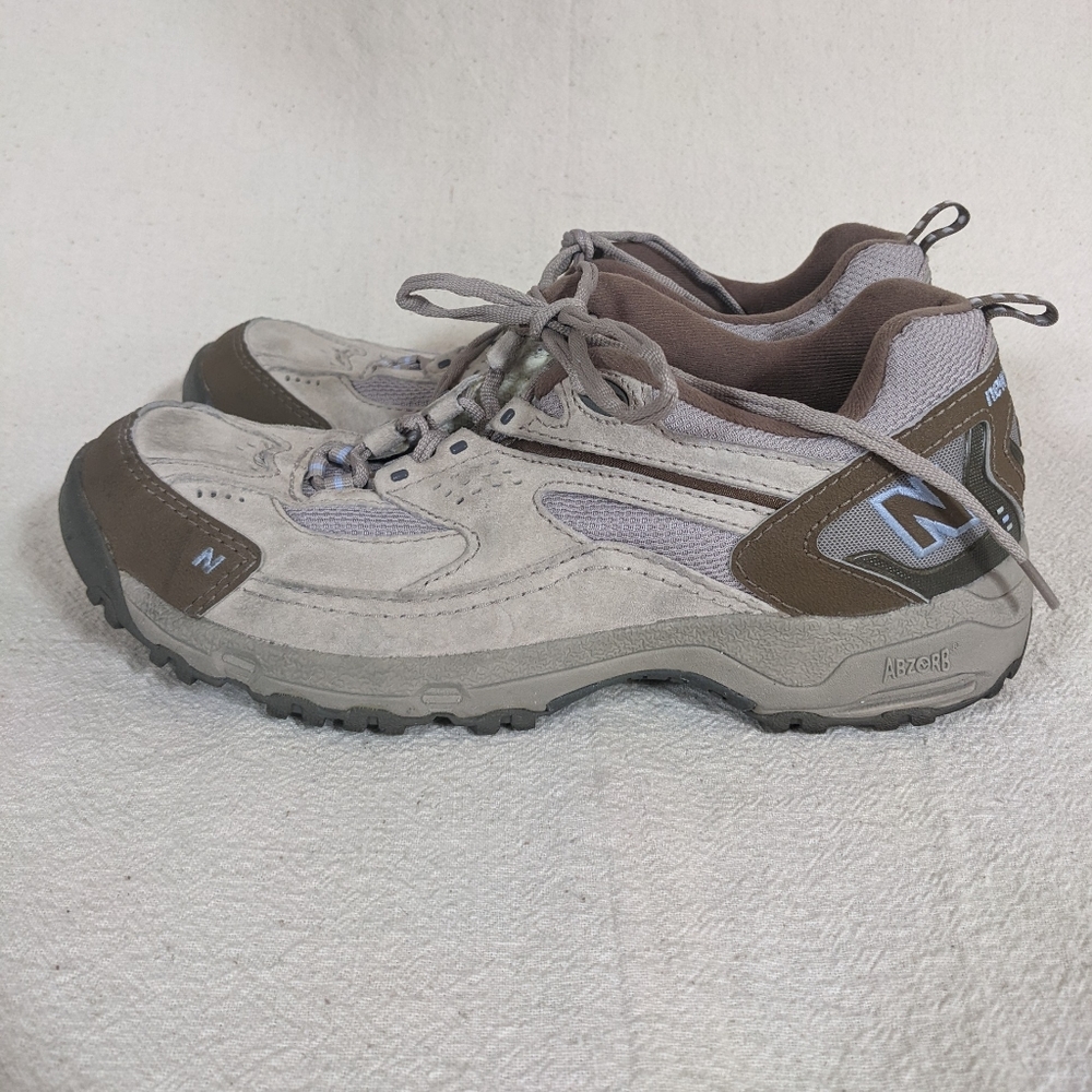 New Balance 643 Sz 11 Women Hiking Shoe Tan Suede Absorb Sole Performance Clean - Picture 3 of 12